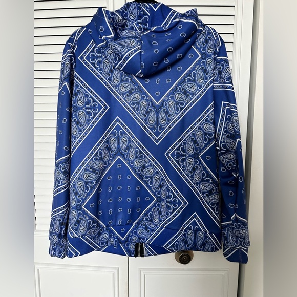 Bandana Hoodie - Picture 2 of 9